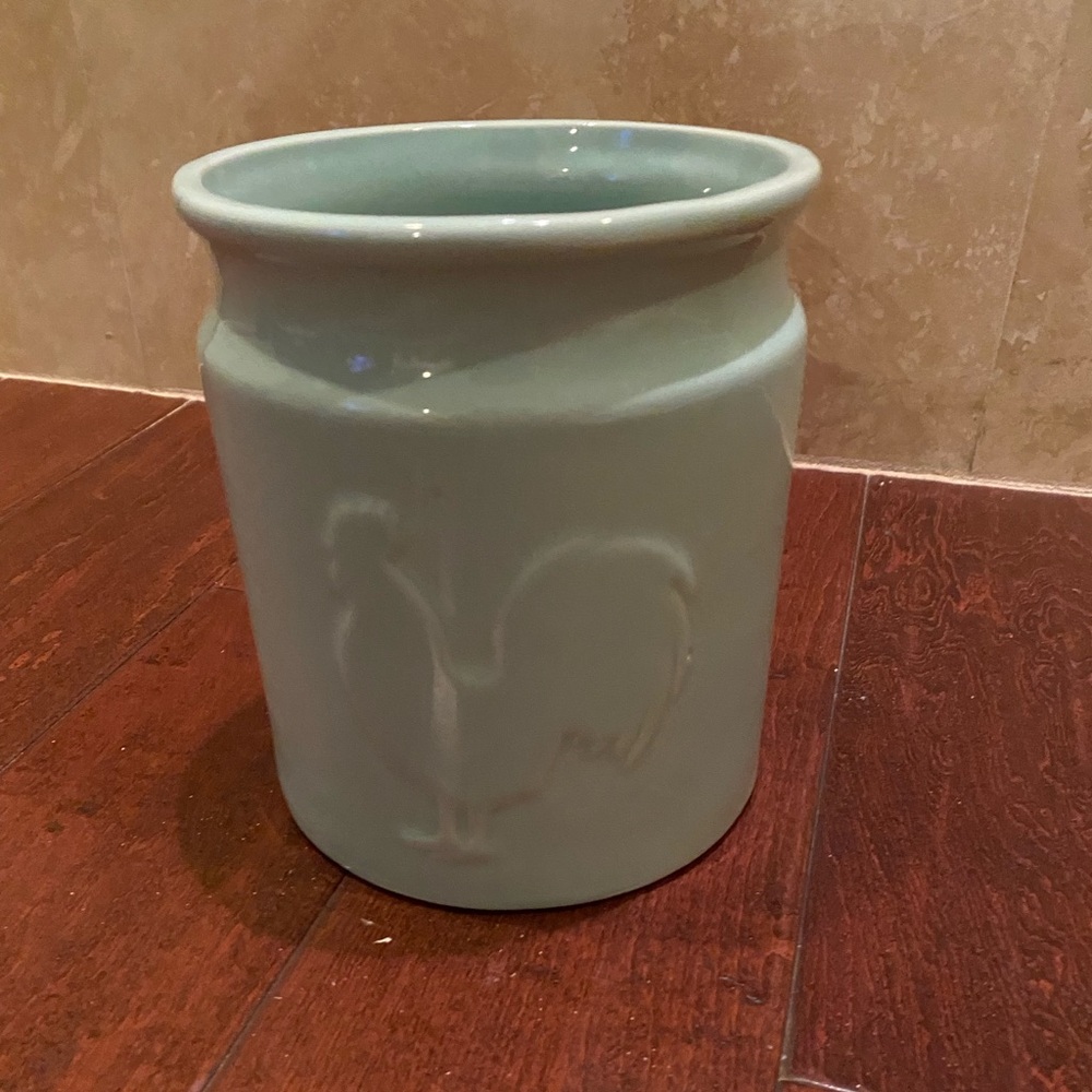 Martha Stewart Rooter Mint Green Utensil Holder.